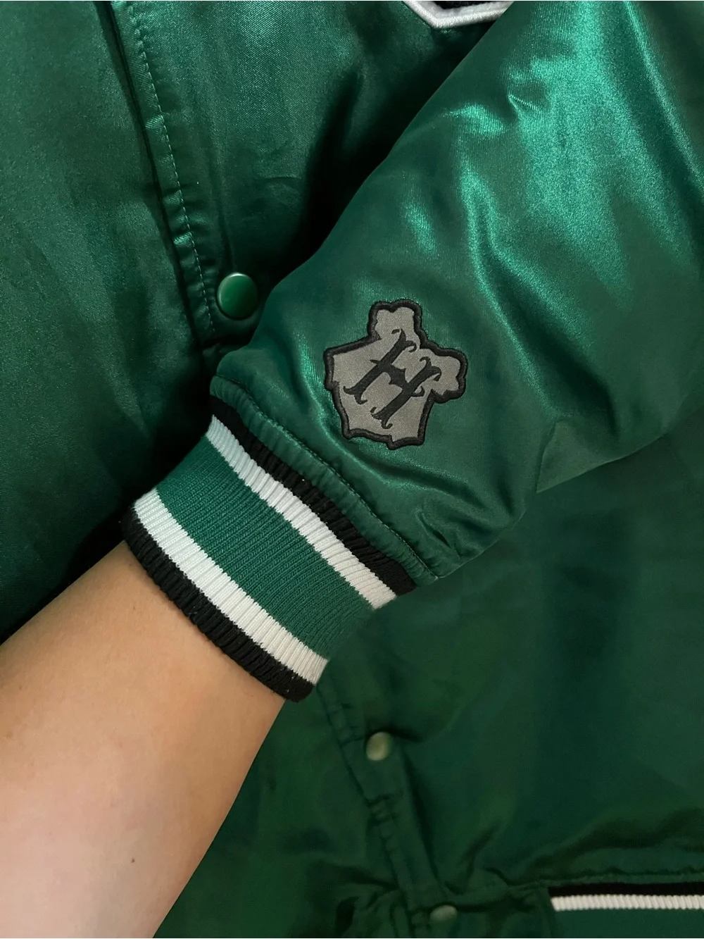 2019 Bioworld Officially Licensed Harry Potter Slytherin Bomber Jacket Size M